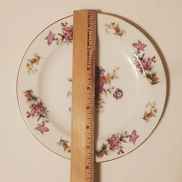 Harmony House Dresdania Plates - Picture 14 of 16